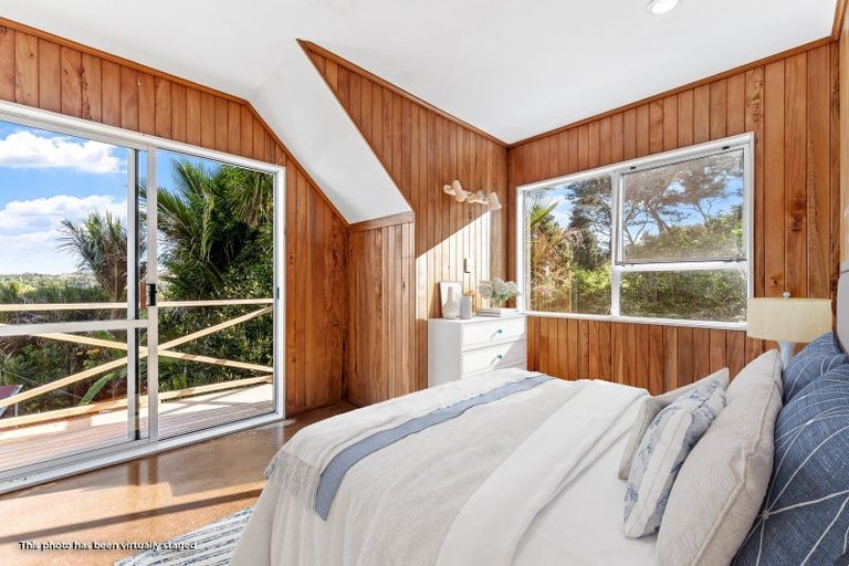 Photo of property in 35 Clinton Road, Tawharanui Peninsula, Matakana, 0986