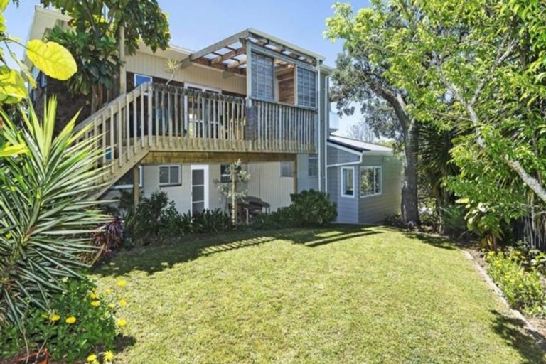 Photo of property in 8 Towra Place, Botany Downs, Auckland, 2010