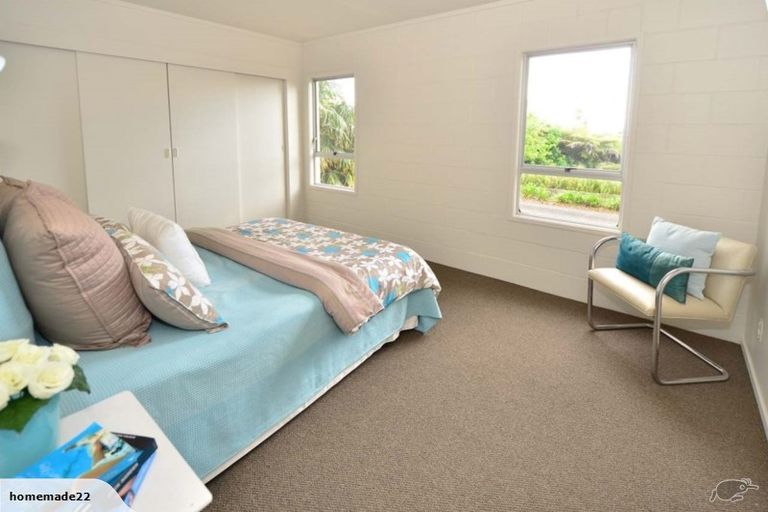 Photo of property in 2/218 East Coast Road, Forrest Hill, Auckland, 0620