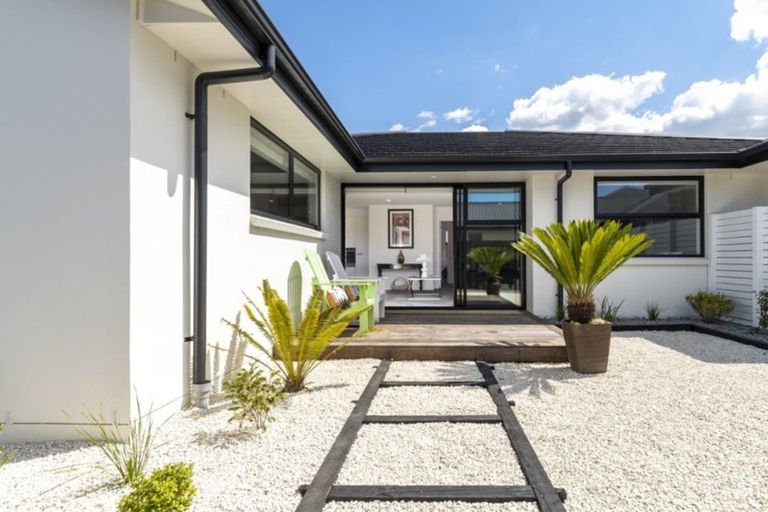 Photo of property in 93 Lynley Park Drive, Omokoroa, 3114