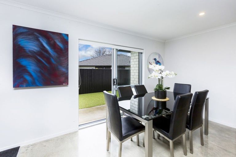 Photo of property in 14 Passchendaele Grove, Trentham, Upper Hutt, 5018