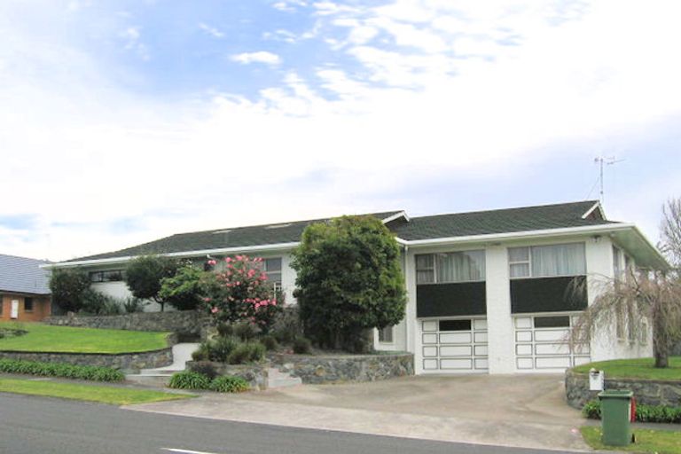 Photo of property in 17 Delamare Road, St Andrews, Hamilton, 3200