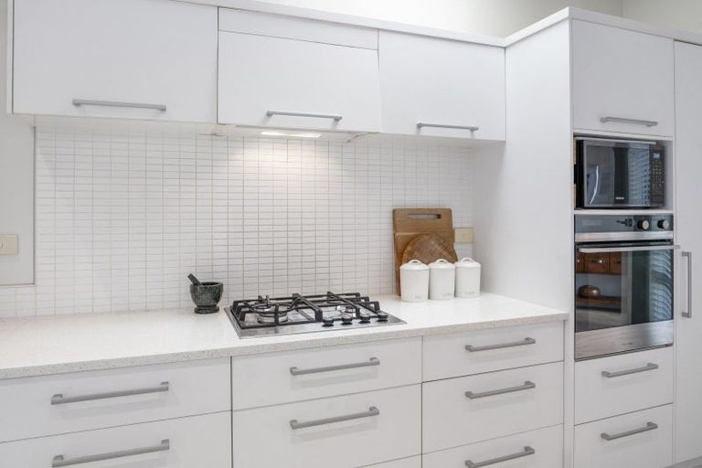 Photo of property in 10 Waiora Place, Pyes Pa, Tauranga, 3112