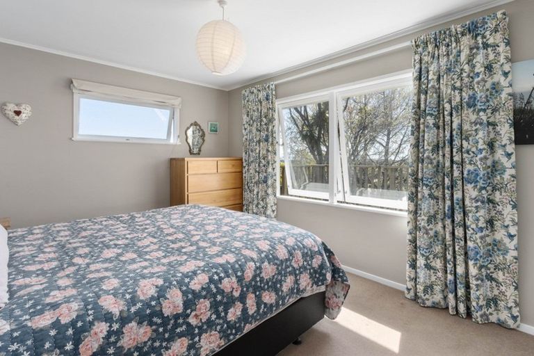 Photo of property in 33 Tauroa Road, Havelock North, 4130