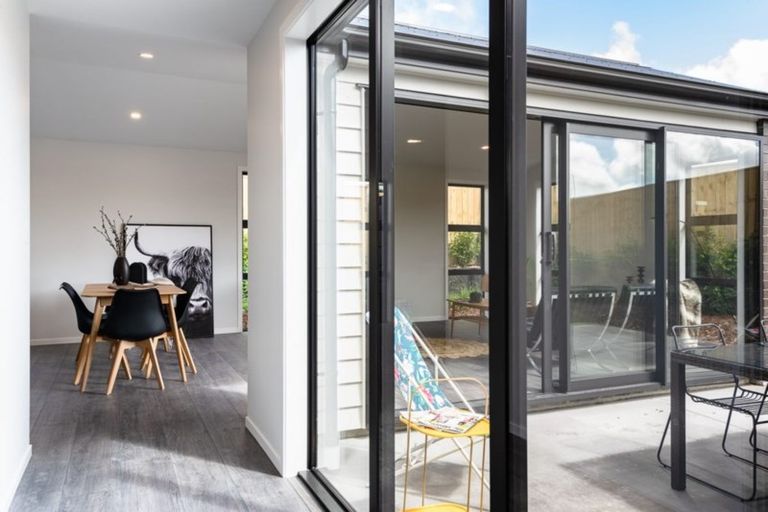 Photo of property in 53 Vinistra Road, Kumeu, 0810