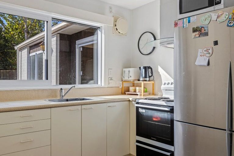 Photo of property in 2/34 Greers Road, Burnside, Christchurch, 8041