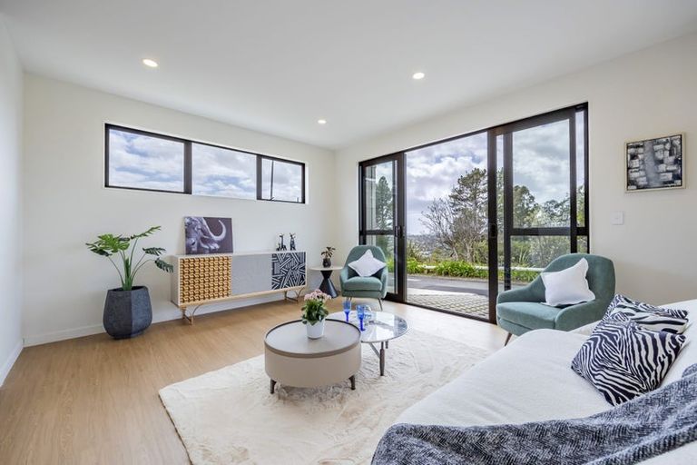 Photo of property in 744 East Coast Road, Pinehill, Auckland, 0630