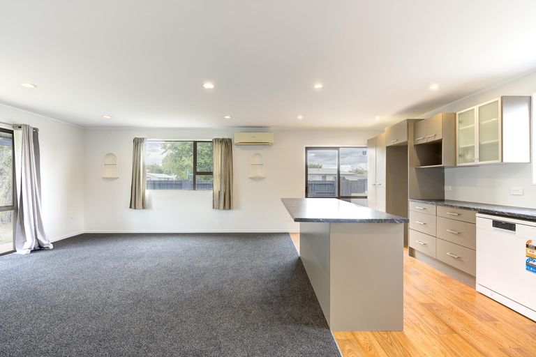 Photo of property in 43 Karen Crescent, Dinsdale, Hamilton, 3204