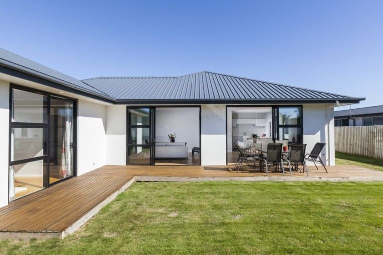 Photo of property in 5 Bargrove Close, Halswell, Christchurch, 8025