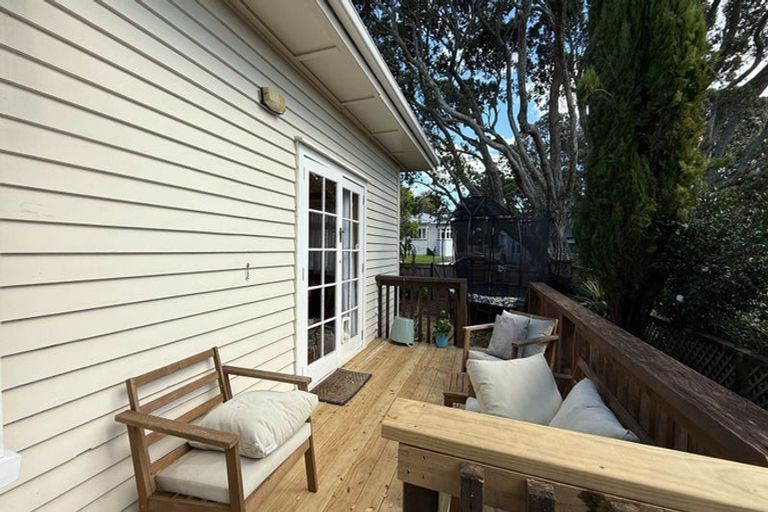 Photo of property in 13a Irirangi Road, Greenlane, Auckland, 1061