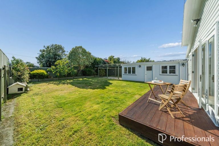 Photo of property in 17 Lincoln Avenue, Epuni, Lower Hutt, 5011