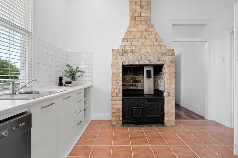 Photo of property in 6 Johnson Street, Dinsdale, Hamilton, 3204