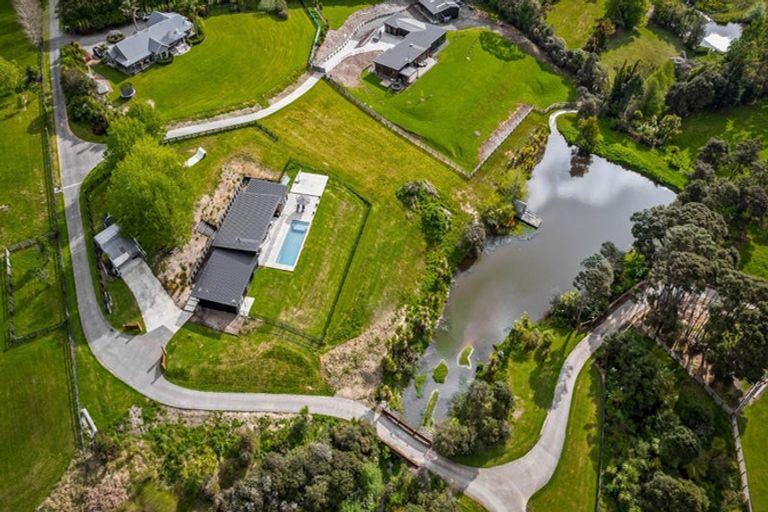 Photo of property in 33 Fernielea Drive, Riverhead, 0793