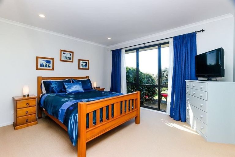 Photo of property in 6 Apsley Rise, Henderson, Auckland, 0612