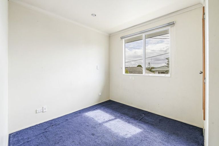 Photo of property in 59 Sylvan Crescent, Te Atatu South, Auckland, 0610