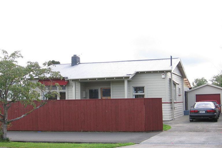 Photo of property in 17 Frederick Street, Terrace End, Palmerston North, 4410