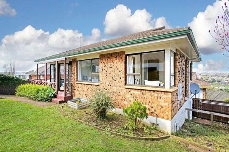 Photo of property in 2/16 Ridge Road, Howick, Auckland, 2014