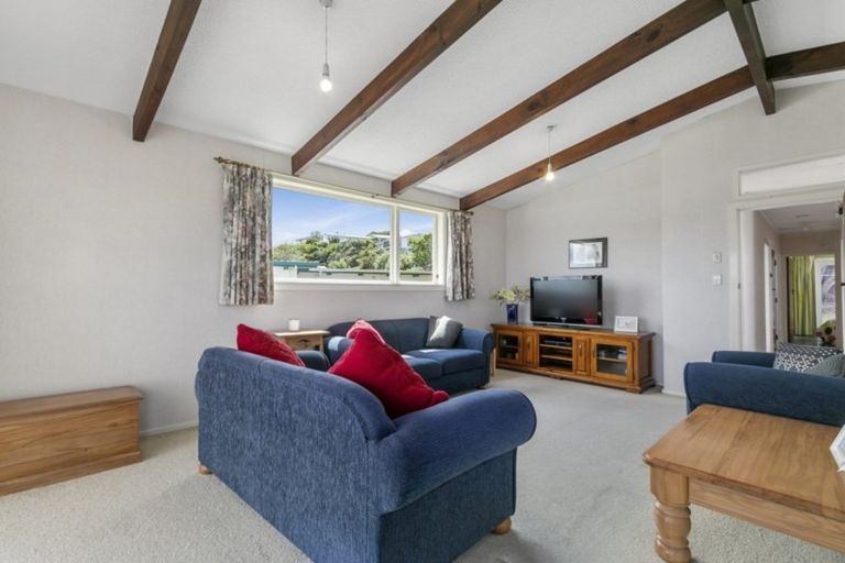 Photo of property in 51 Cypress Drive, Maungaraki, Lower Hutt, 5010
