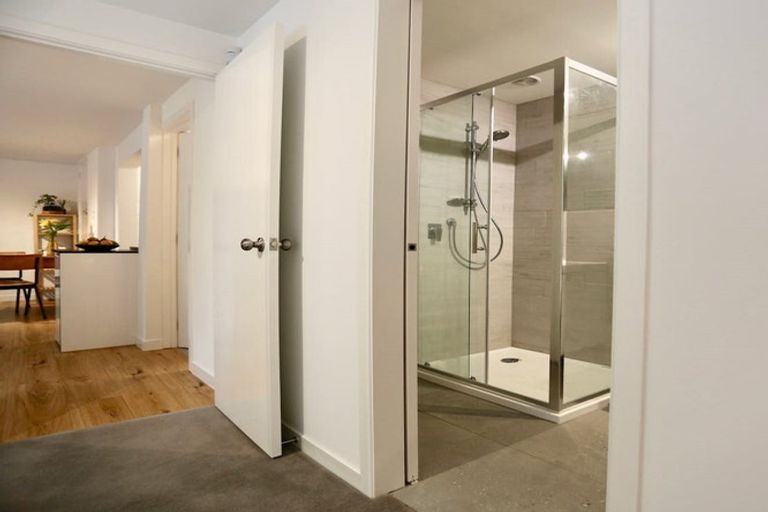 Photo of property in 14 Tinopai Road, Titirangi, Auckland, 0604