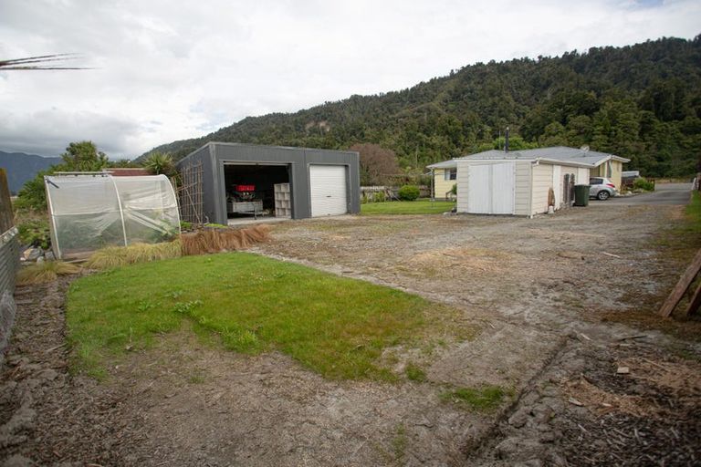 Photo of property in 74 Main Road, Harihari, 7884