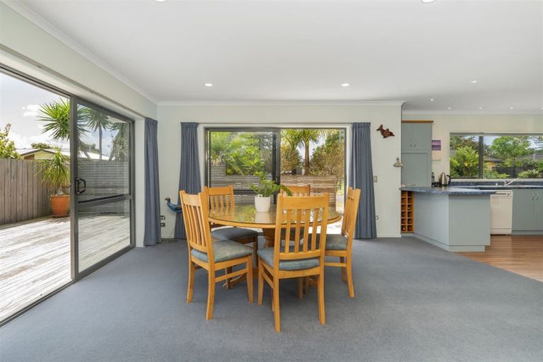 Photo of property in 12 Cobham Lane, Whitianga, 3510