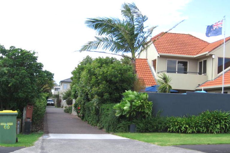 Photo of property in 8b Fenwick Avenue, Milford, Auckland, 0620