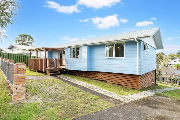 Photo of property in 29 Cyril Crescent, West Harbour, Auckland, 0618
