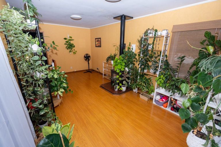 Photo of property in 21 Lisa Rise, Half Moon Bay, Auckland, 2012