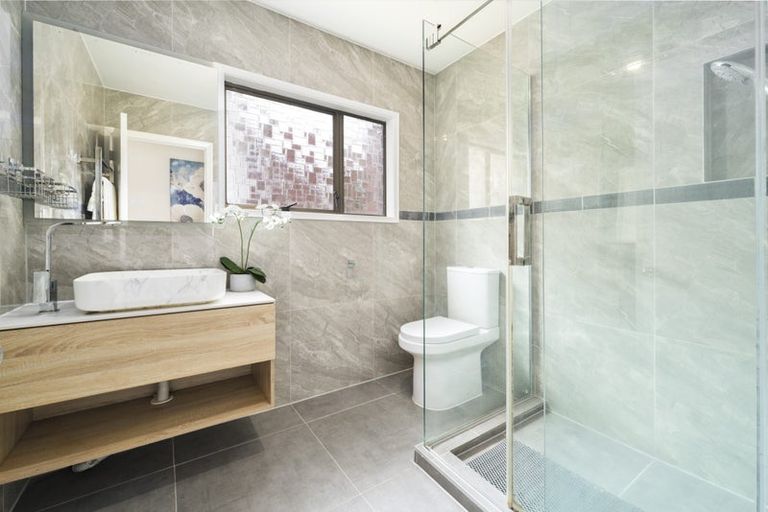 Photo of property in 40 Tudor Road, Henderson, Auckland, 0610