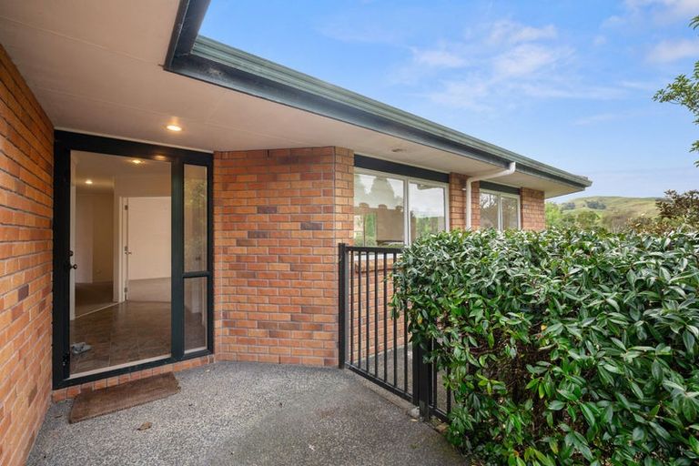 Photo of property in 6 Cabeleigh Drive, Helensville, 0800