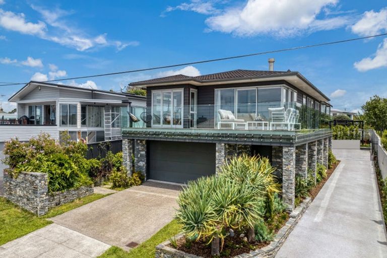 Photo of property in 128 Churchill Road, Rothesay Bay, Auckland, 0630
