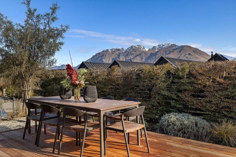 Photo of property in 6 Fife Court, Jacks Point, Queenstown, 9371