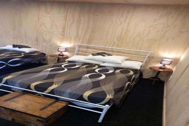 Photo of property in 100 Cole Street, Dannevirke, 4930