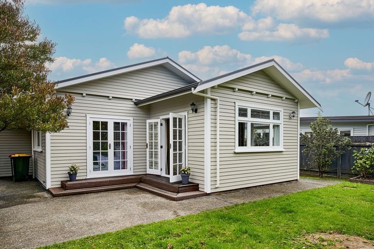 Photo of property in 172 Knights Road, Hutt Central, Lower Hutt, 5011