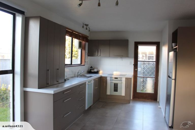 Photo of property in 2/30 Wyatt Place, Russley, Christchurch, 8042