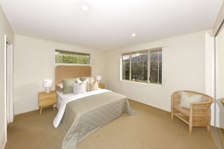 Photo of property in 8 Scarlet Lane, Redwood, Christchurch, 8051