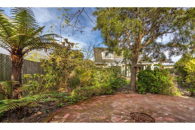 Photo of property in 2/38 Onslow Street, St Albans, Christchurch, 8014