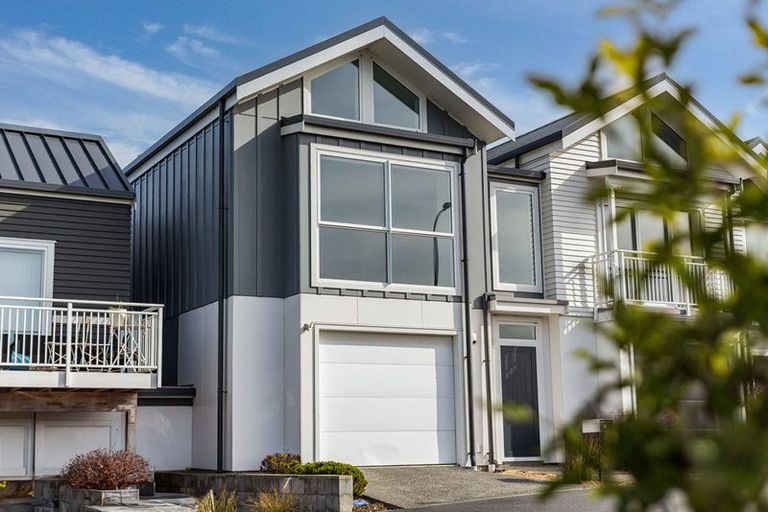 Photo of property in 3 Kopua Place, Whitby, Porirua, 5024
