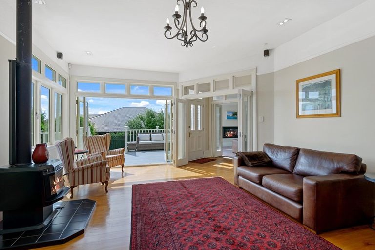 Photo of property in 15 Hackthorne Road, Cashmere, Christchurch, 8022