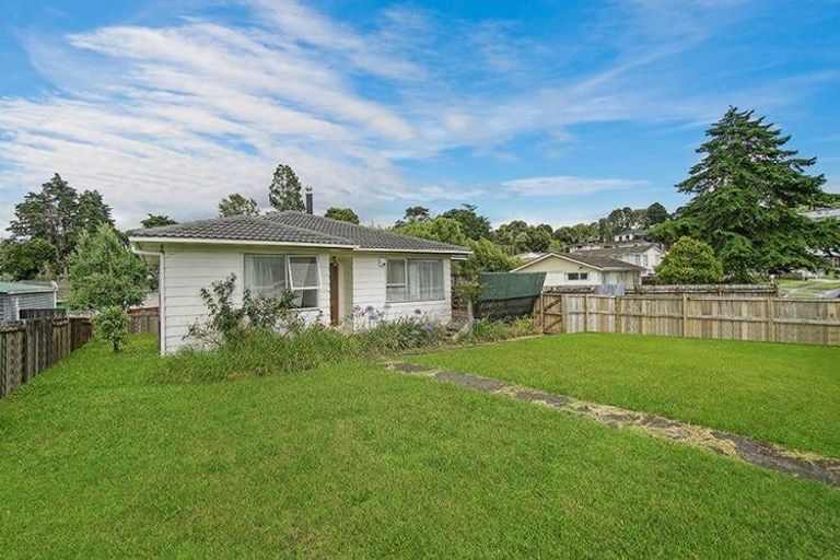 Photo of property in 8 Clyma Place, Massey, Auckland, 0614
