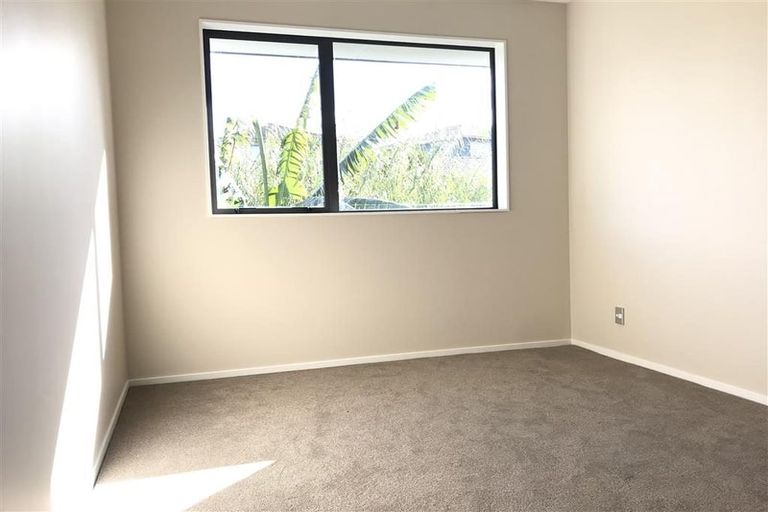 Photo of property in 46 Universal Drive, Henderson, Auckland, 0610