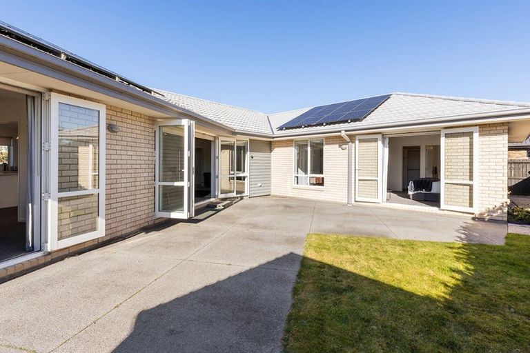 Photo of property in 4 Kilkivan Lane, Broomfield, Christchurch, 8042
