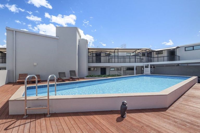 Photo of property in Customhouse Apartments, 314l Maunganui Road, Mount Maunganui, 3116