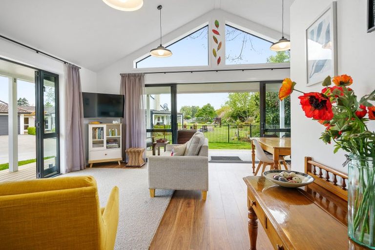 Photo of property in 16 Cowley Drive, Leamington, Cambridge, 3432