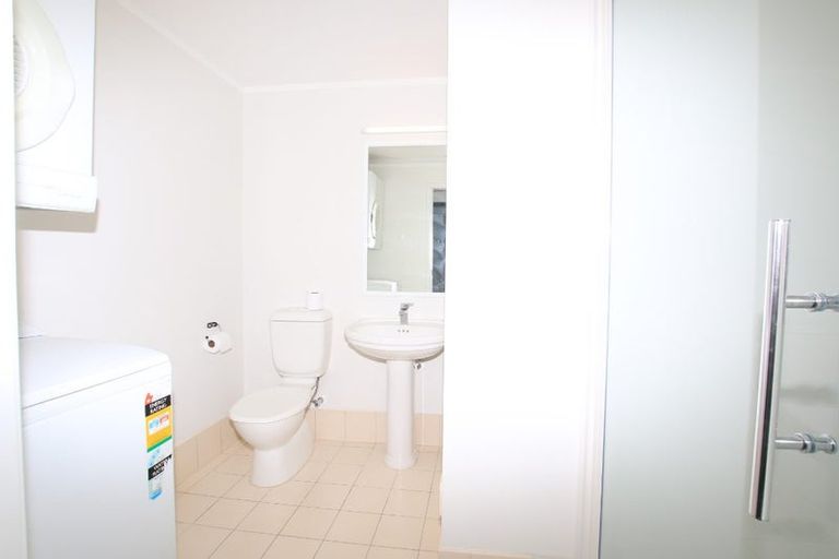 Photo of property in 7a/30 Westward Ho, Glen Eden, Auckland, 0602