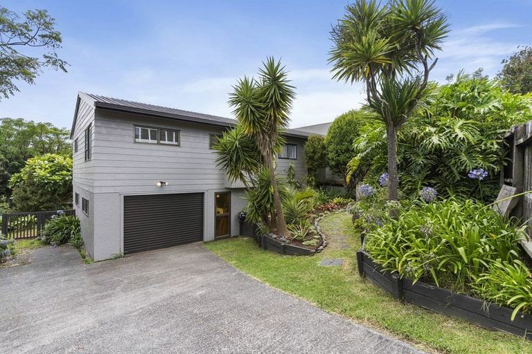 Photo of property in 5 Higham Ferrers Place, Red Beach, 0932