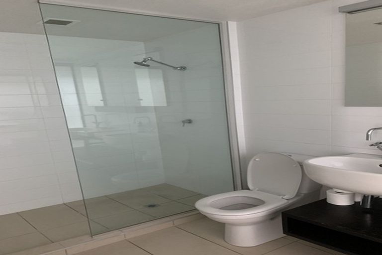 Photo of property in Dune, 2a/138 Oriental Parade, Oriental Bay, Wellington, 6011