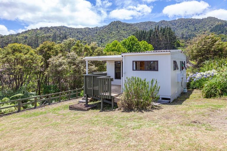 Photo of property in 420 Bellville Drive, Coromandel, 3506