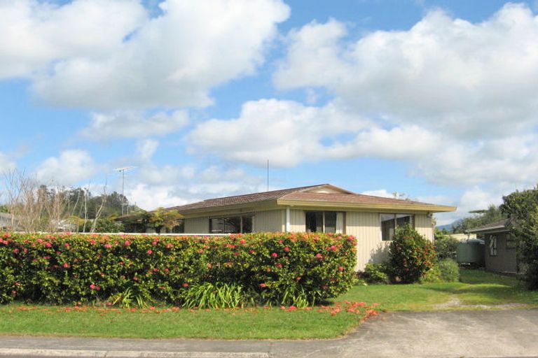 Photo of property in 18 Robinson Road, Whitianga, 3510