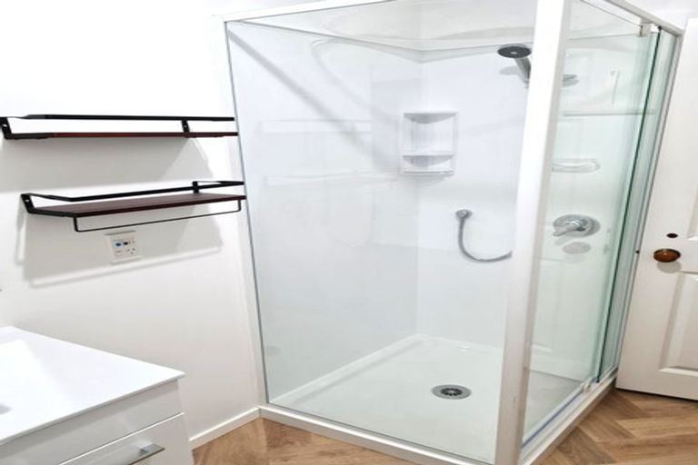 Photo of property in 9b Fraser Avenue, Johnsonville, Wellington, 6037